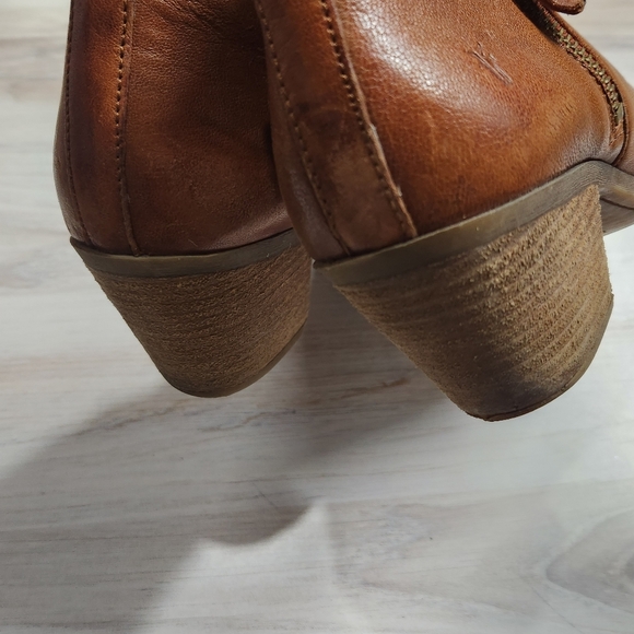 Frye Judith Leather Zip Booties - Picture 6 of 7